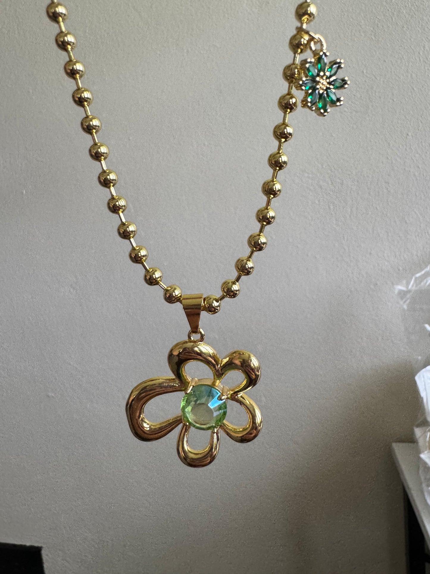 Green Flower Pendant Necklace